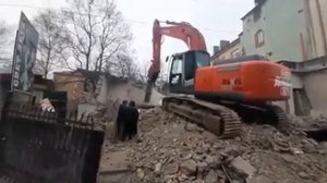 Видео сноса незаконной пристройки к зданию на Ленинском проспекте