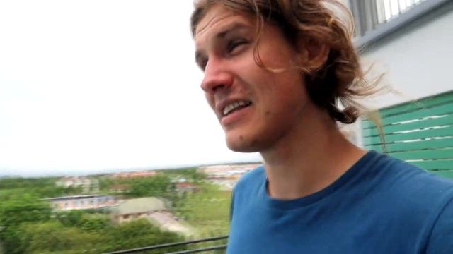 Полиция против деревянной лошади смотреть онлайн