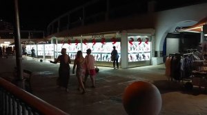 Ночная жизнь на курорте. Коста Адехе. о. Тенерифе. Канары.