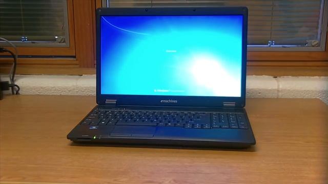 eMachines eME528 смотреть онлайн