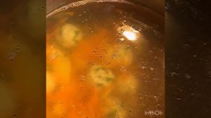 Суп из замороженных овощей с фрикадельками.