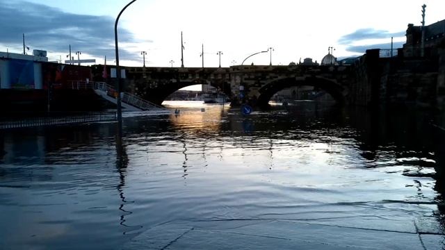 Dresden 27.12.23 Terrassenufer, Weiße Flotte, Hochwasser смотреть онлайн