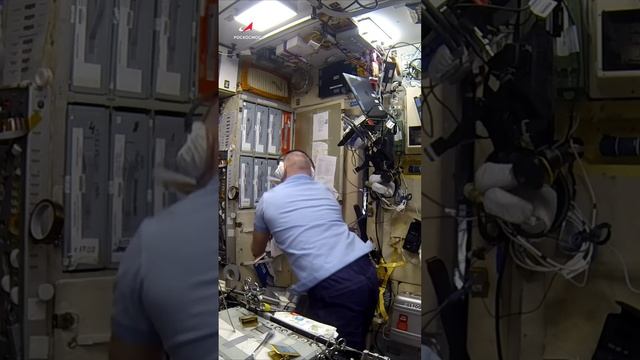 Космический #чай #завтрак #невесомость #iss #cosmos #space #tea смотреть онлайн