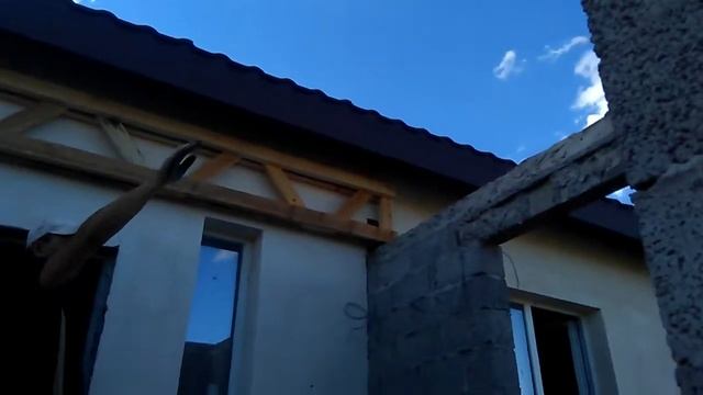 Устройство козырька на пристройку из керамзитобетонных блоков