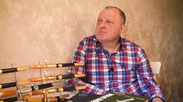 Горячий интерес к холодному оружию 70. Кортики и книги по ним. Григорий Гонта. Часть 2 смотреть онлайн