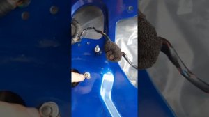 Течь передней правой двери ПРИОРА, УСТРАНЕНИЕ. УСТРАНЕНИЕ ТЕЧИ ИЗ ДВЕРИ.