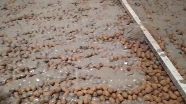 Заливка керамзита цементным молочком с гипсовой штук-кой! смотреть онлайн