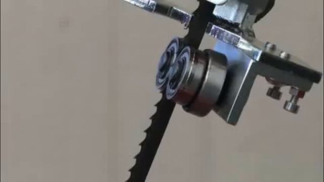 Демонстрация работы ленточной пилы BS 450 смотреть онлайн