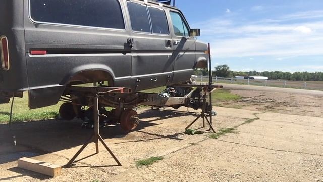 4X4 CHASSIS SWAP 4BT VAN *NEVER DONE BEFORE*?!? смотреть онлайн