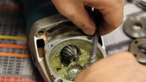 какой инструмент купить Makita ga7010c