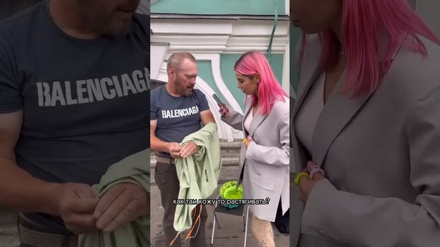 Рискнули бы сделать татуировку сами себе? ? смотреть онлайн