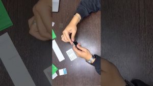 Как наклеить защитную пленку на часы