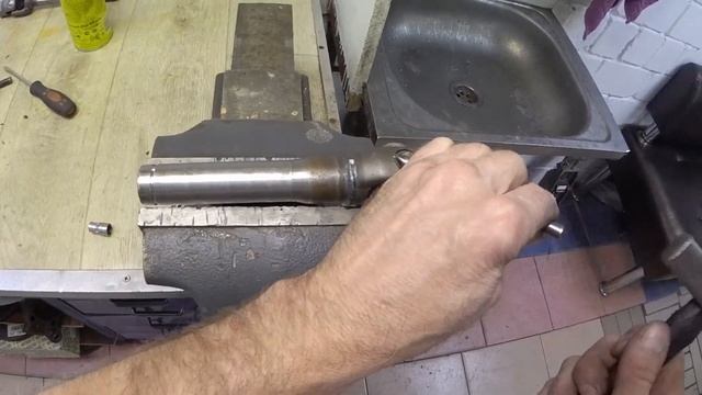 ЭЛАНТРА СТУК В РУЛЕВОМ смотреть онлайн