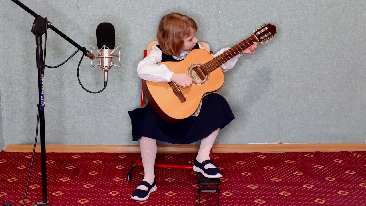 В.Калинин "Вальс", В.Козлов "Грустная песенка". Исп. Арина Степанова. Климовская ДМШ. смотреть онлайн