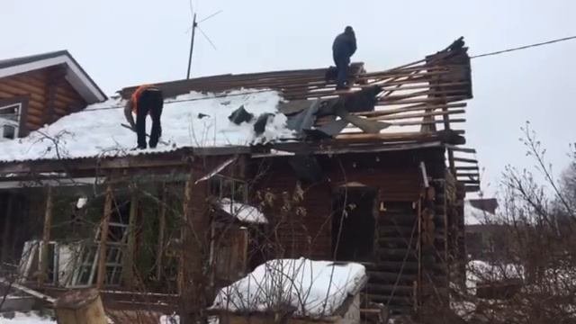 Снесли старый дом и не оставили даже щепок