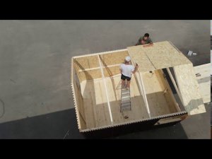 Монтаж ярмарочных домиков для Торгового Центра МЕГА