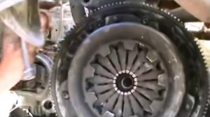 Подробно! Замена Диска Сцепления в Двигателе ВАЗ 21083 и Снятие Коробки Передач