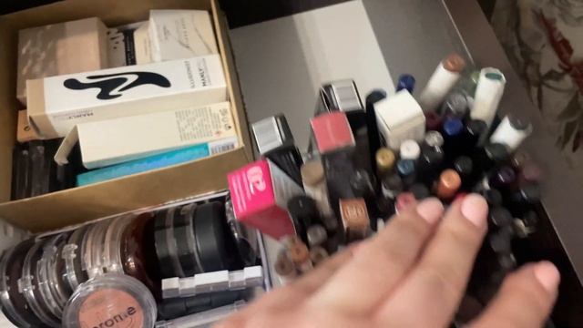 Влог: один день со мной | Уборка в косметике | Про работу, планы и увлечения