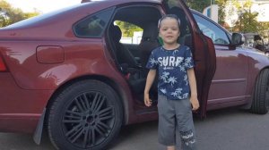 «Почему в нашем автомобиле, я езжу в детском кресле»