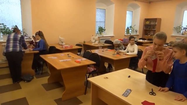 Урок творчества в Воскресной школе Свято-Митрофановского храма смотреть онлайн
