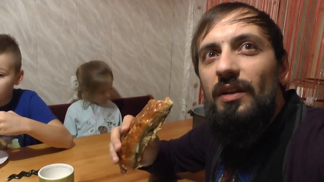 ВЛОГ: СОСИСКИ В ТЕСТЕ ДОМАШНИЕ + ВКУСНЫЙ КУРНИК КАК ПРИГОТОВИТЬ ДОМА #РЕЦЕПТ СЕМЕЙНЫЙ УЖИН УФА VLOG