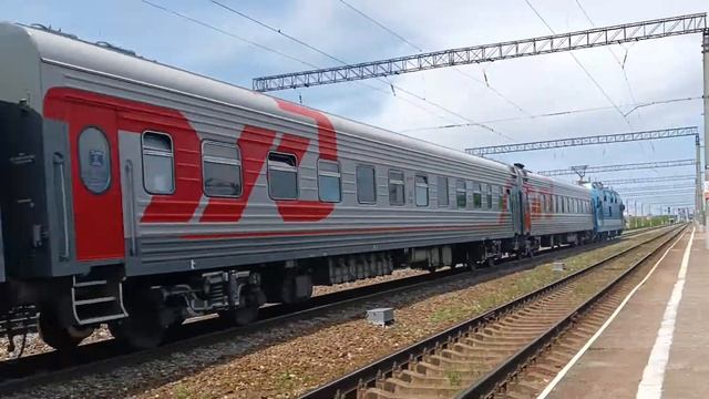 ЭП1М с пассажирским поездов с сообщением Адлер - Санкт-Петербург ст.Кубань смотреть онлайн