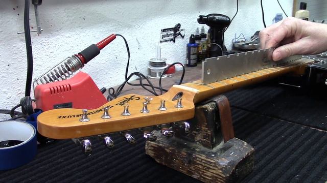 Squire Telecaster Deluxe Restring смотреть онлайн