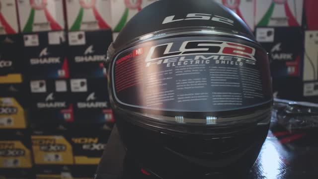 Обзор снегоходного шлема LS2 FF325 с подогревом визора смотреть онлайн