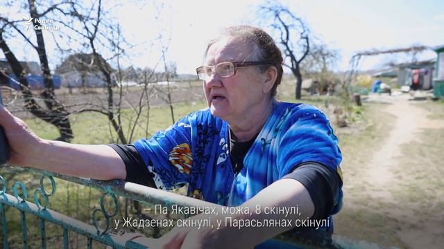 Гнёзды буслоў разбураюць электрыкі | Гнезда аистов разрушают электрики (около Беловежской пущи) смотреть онлайн