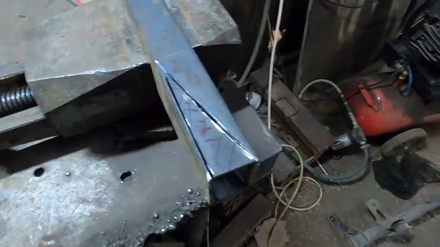 ВАЗ 2110 ремонт лонжерона. Сварочные работы. смотреть онлайн