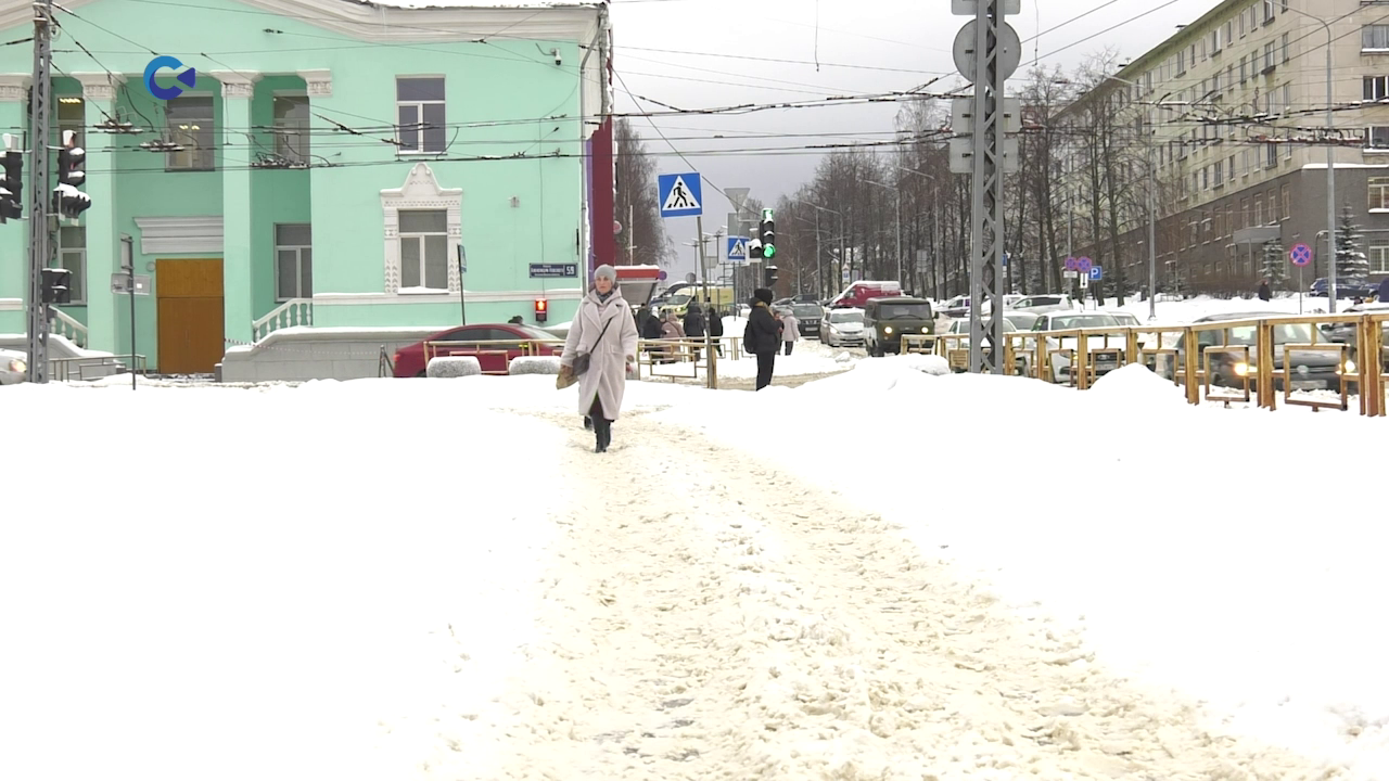 Жители Петрозаводска возмущаются неубранными тротуарами