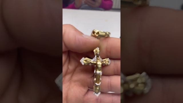 Золотой цепочка с крестом смотреть онлайн