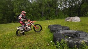 Катаем эндуро трассу и стадион на GR8 300 Husaberg 300 BRZ 250