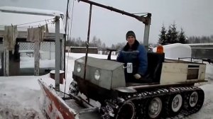 чистим снег на гусеничном вездеходе и испытываем самодельную лебедку