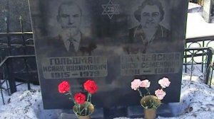 Нашёл могилу бабушки и дедушки