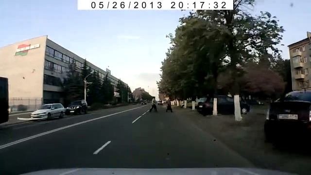 Пешеходы на дороге