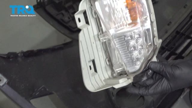 How To Replace Bumper 2010-2015 Toyota Prius смотреть онлайн