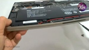 Xiaomi Mi Notebook Air 13.3 Internals Upgrade SSD and Battery Replacement