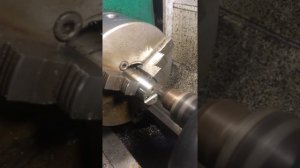 шлифовально-сверлильно-фрезерное приспособление к токарному станку.