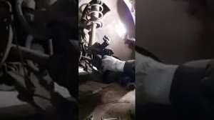 Замена передних тормозных колодок Рено Меган 2