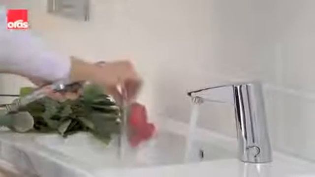 Смеситель Oras Cubista 2816F для раковины бесконтактный с гигиеническим душем смотреть онлайн