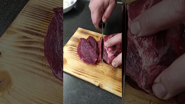 мороженое мясо нарезал очень тонким ножиком смотреть онлайн