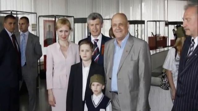 Подарок на день рождения смотреть онлайн