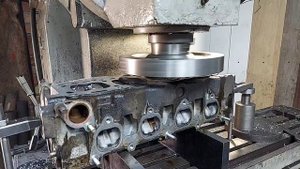 Фрезеровка плоскости ГБЦ, на фрезерном станке 6р11