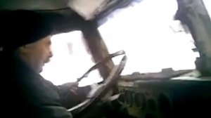 Нервный инструктор учит кразиста водить
