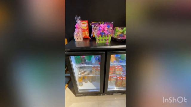 Best Cafe / Bakery Shop | Gaur Chowk | Greater Noida | 1000 Types of Cakes Options | Customize Cake смотреть онлайн