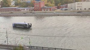 Тестирование пассажирских электрических судов в Москве (октябрь 2022) (05)