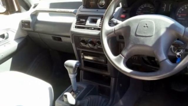 1997 Mitsubishi Pajero NL GLX LWB (4x4) White 4 Speed Automatic 4x4 Wagon смотреть онлайн