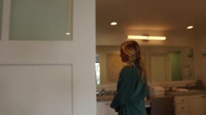 With HANNAH PALMER Touring Homes In The Hollywood Hills