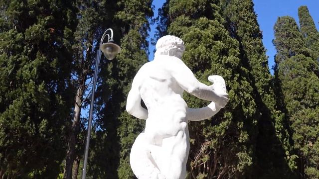 КРЫМ 2023: Сезона не будет? Как бы не так! В Крым едут даже ИНОСТРАНЦЫ. Курорт Симеиз. Крым сегодня смотреть онлайн